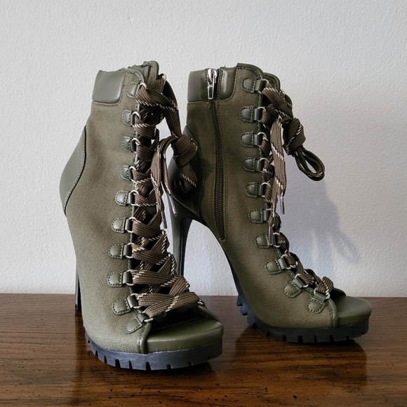 ⭐️NWOT⭐️ Steve Madden Fearless Corset Booties - Picture 1 of 9